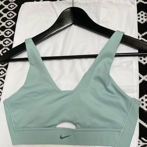 Nike Dri Fit Indy V-Neck Sports Bra in Turquoise